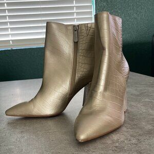 Charles by Charles David Gold Croc Embossed Pointed Toe Ankle Booties – Size 9.5